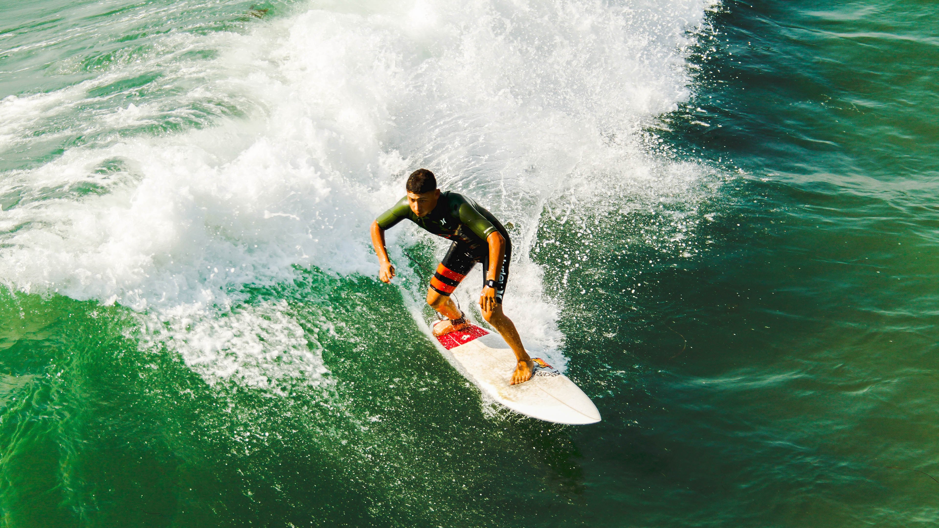 硬仗试真金,湖人险胜老鹰,杰伦·格林高光闪耀启示录