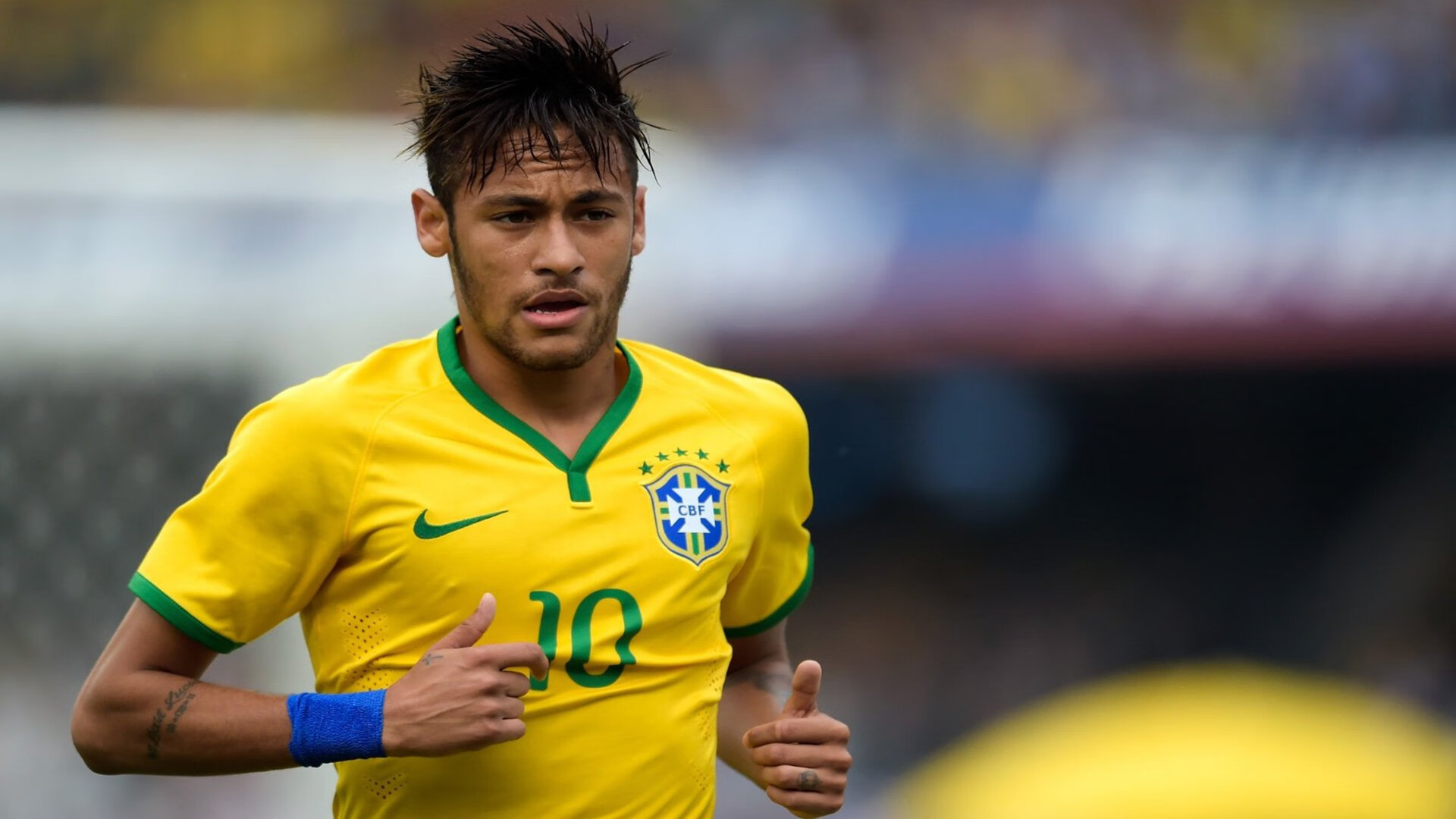 F1新赛季揭幕战之夜,字母哥的赛道与球场交响曲