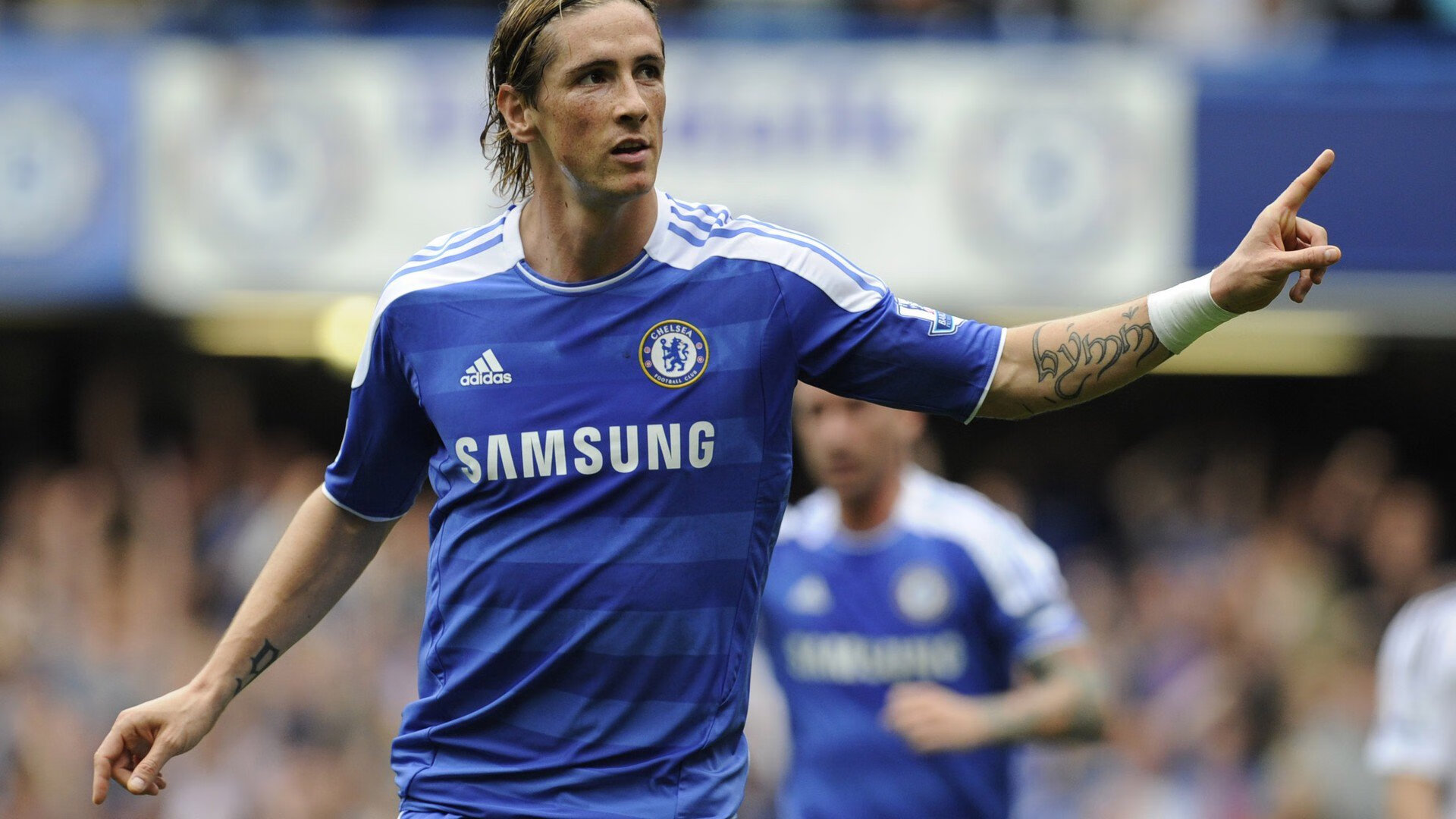 F1新赛季揭幕战，哥伦比亚与乌拉圭的巅峰对决，谁将问鼎新王？