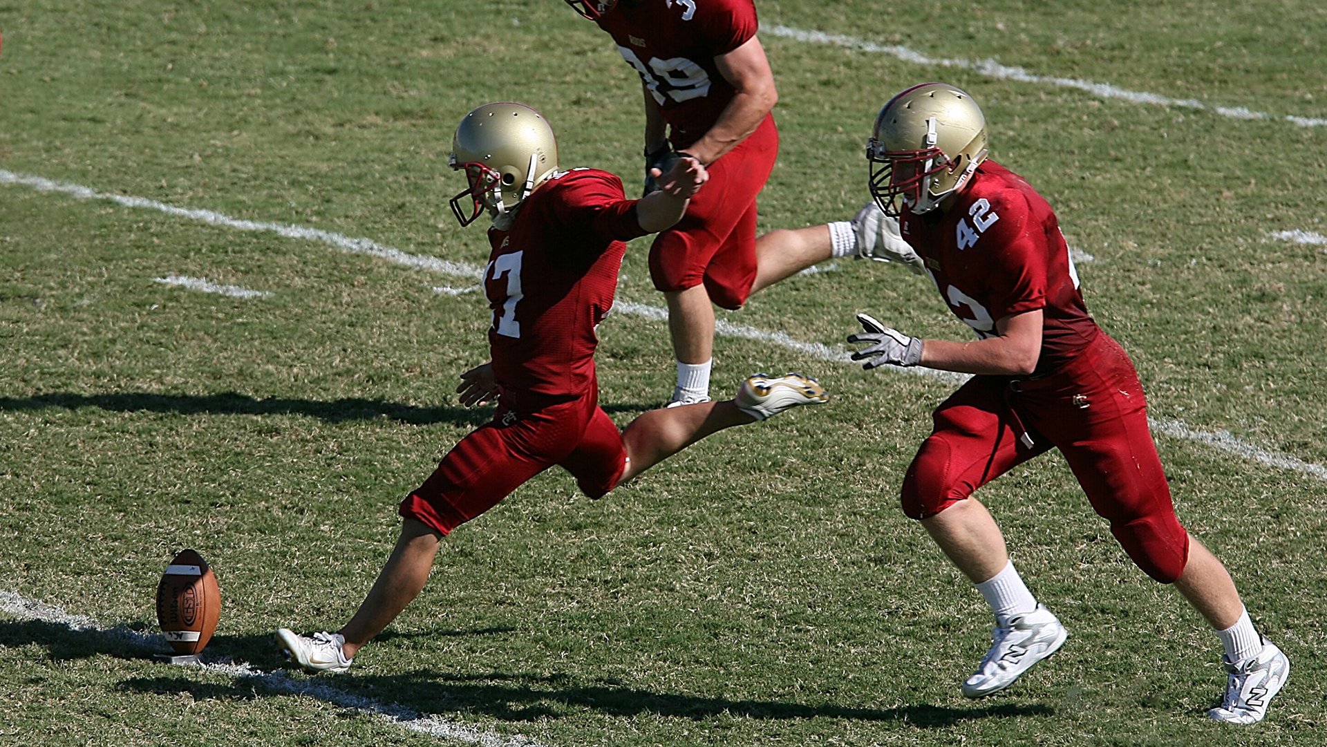 斯通斯一锤定音，加拿大完胜比利亚雷亚尔背后的战术革命