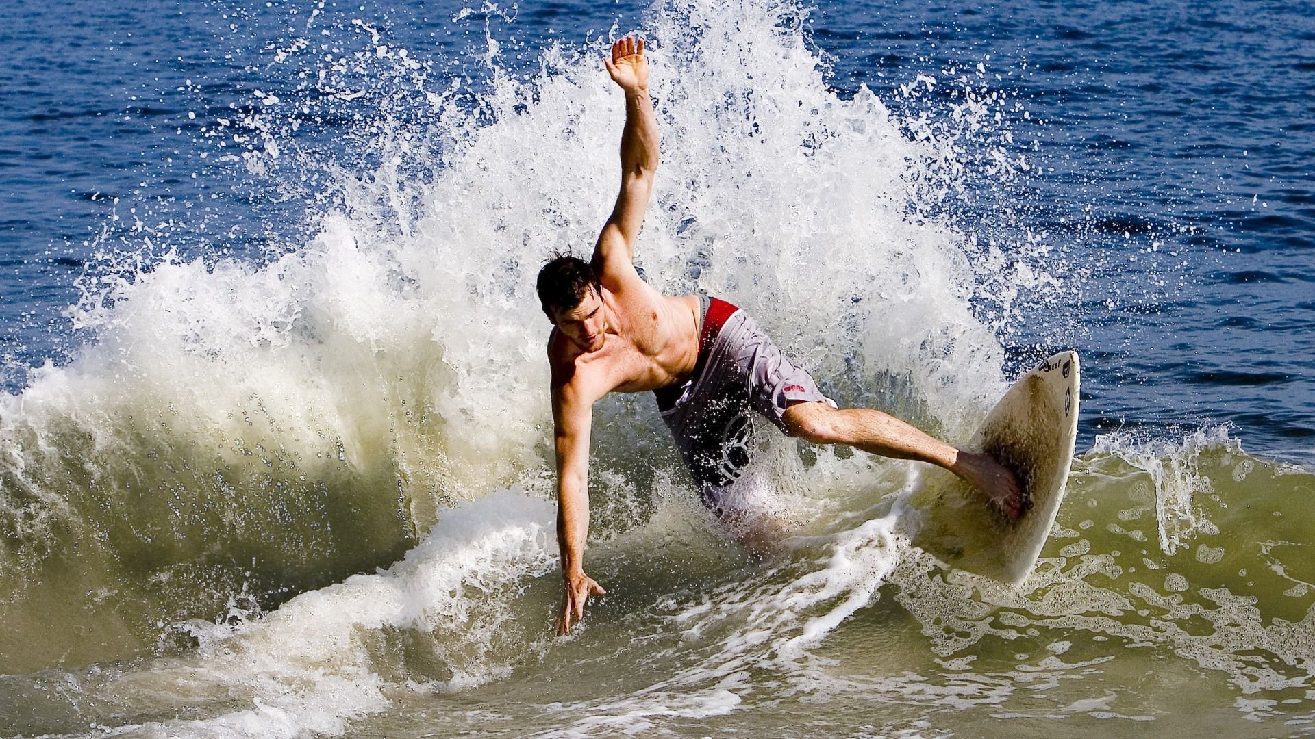 蒙特卡洛大师赛的荣耀碾压戴维斯杯的喧嚣，西西帕斯关键制胜诠释个人英雄主义时代
